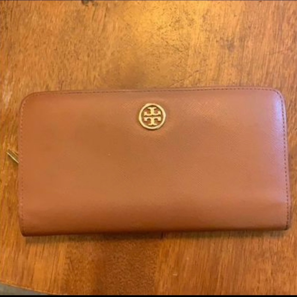Tory Burch Robinson Wallet